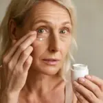 Contorno occhi segnato: il rimedio che protegge dalle micro-rughe nascoste